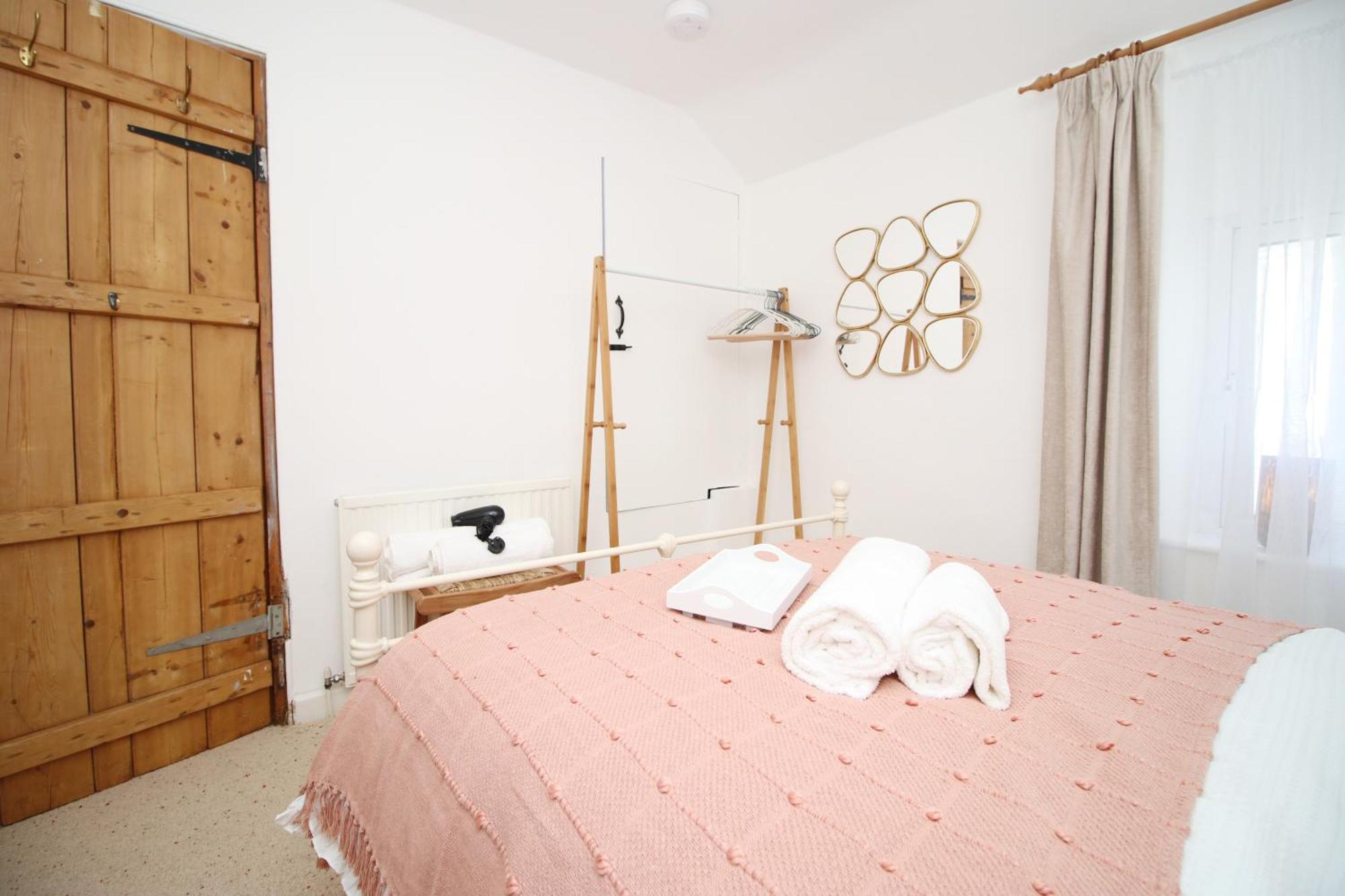 Little Gem In The Mumbles! Fishermans Cottage With Log Burner, Dog Friendly And Welcome Breakfast Hamper! Экстерьер фото