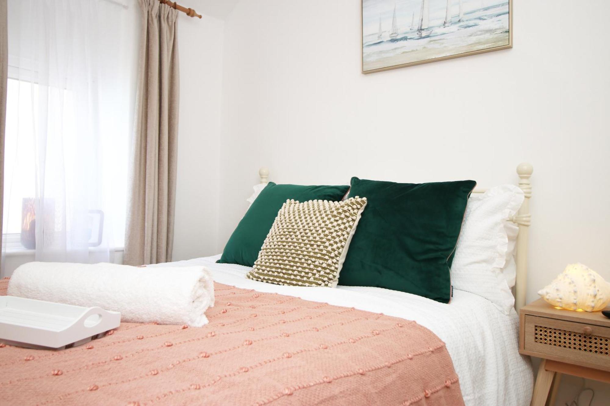 Little Gem In The Mumbles! Fishermans Cottage With Log Burner, Dog Friendly And Welcome Breakfast Hamper! Экстерьер фото