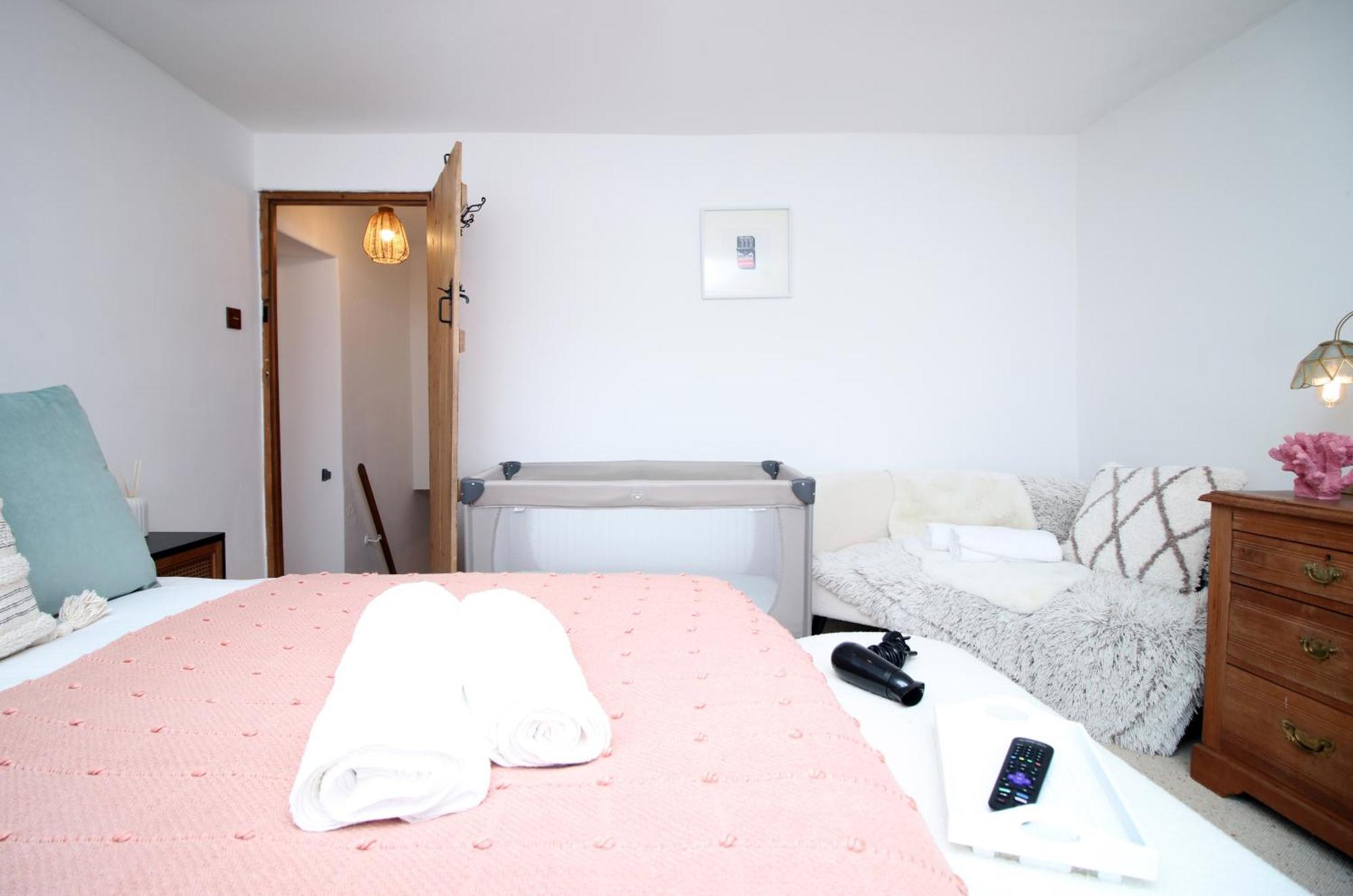 Little Gem In The Mumbles! Fishermans Cottage With Log Burner, Dog Friendly And Welcome Breakfast Hamper! Экстерьер фото
