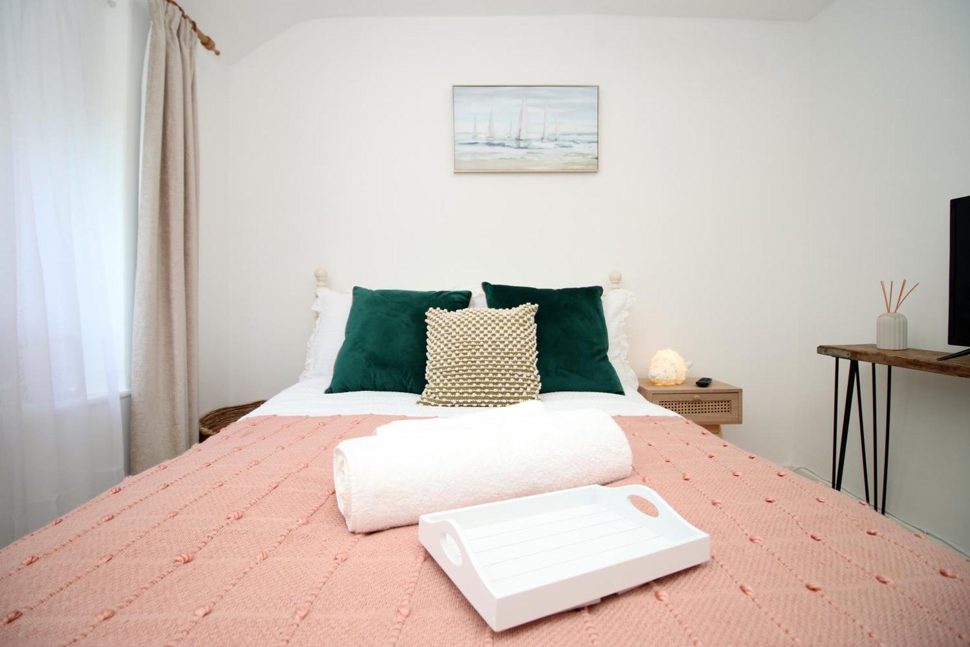 Little Gem In The Mumbles! Fishermans Cottage With Log Burner, Dog Friendly And Welcome Breakfast Hamper! Экстерьер фото