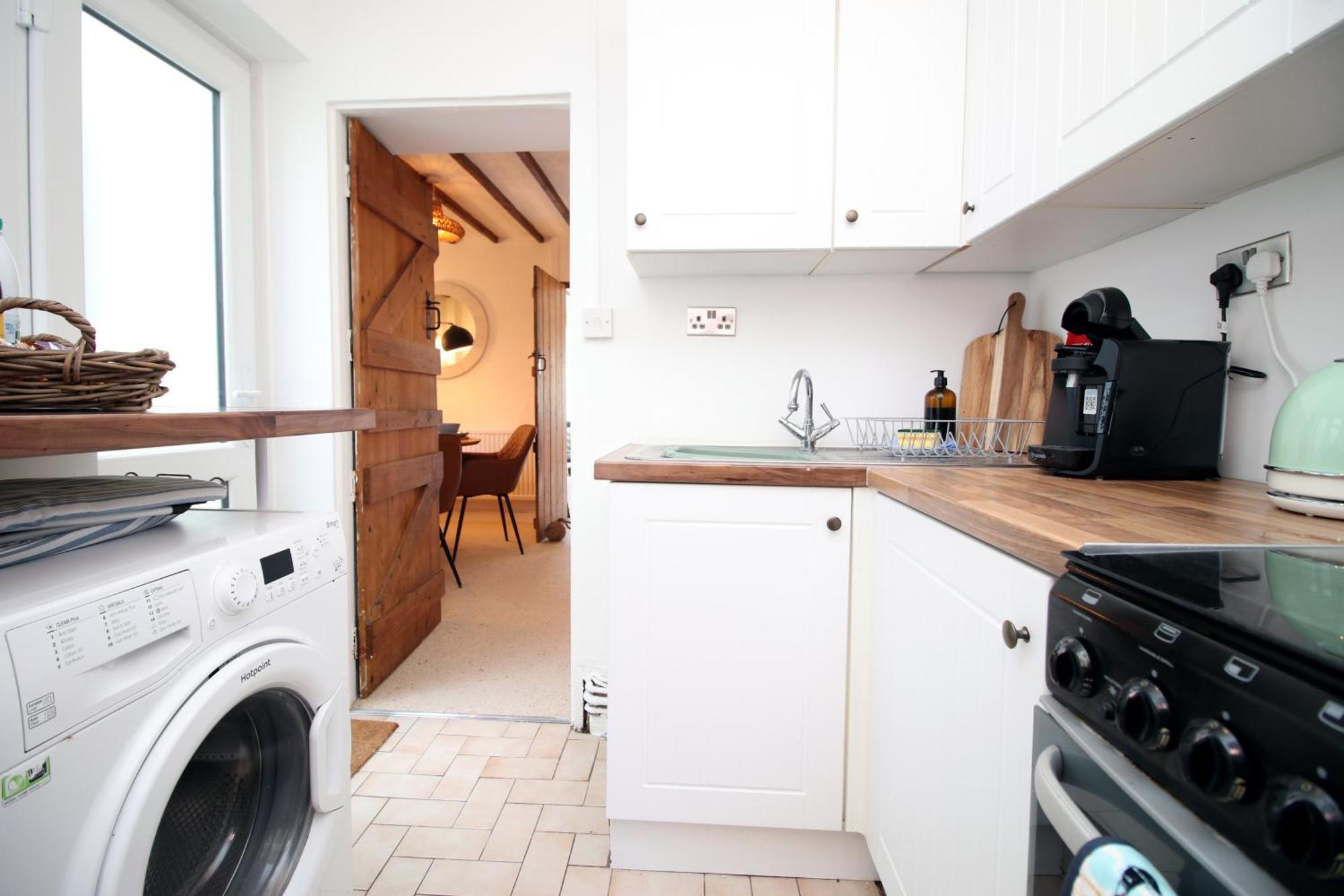 Little Gem In The Mumbles! Fishermans Cottage With Log Burner, Dog Friendly And Welcome Breakfast Hamper! Экстерьер фото
