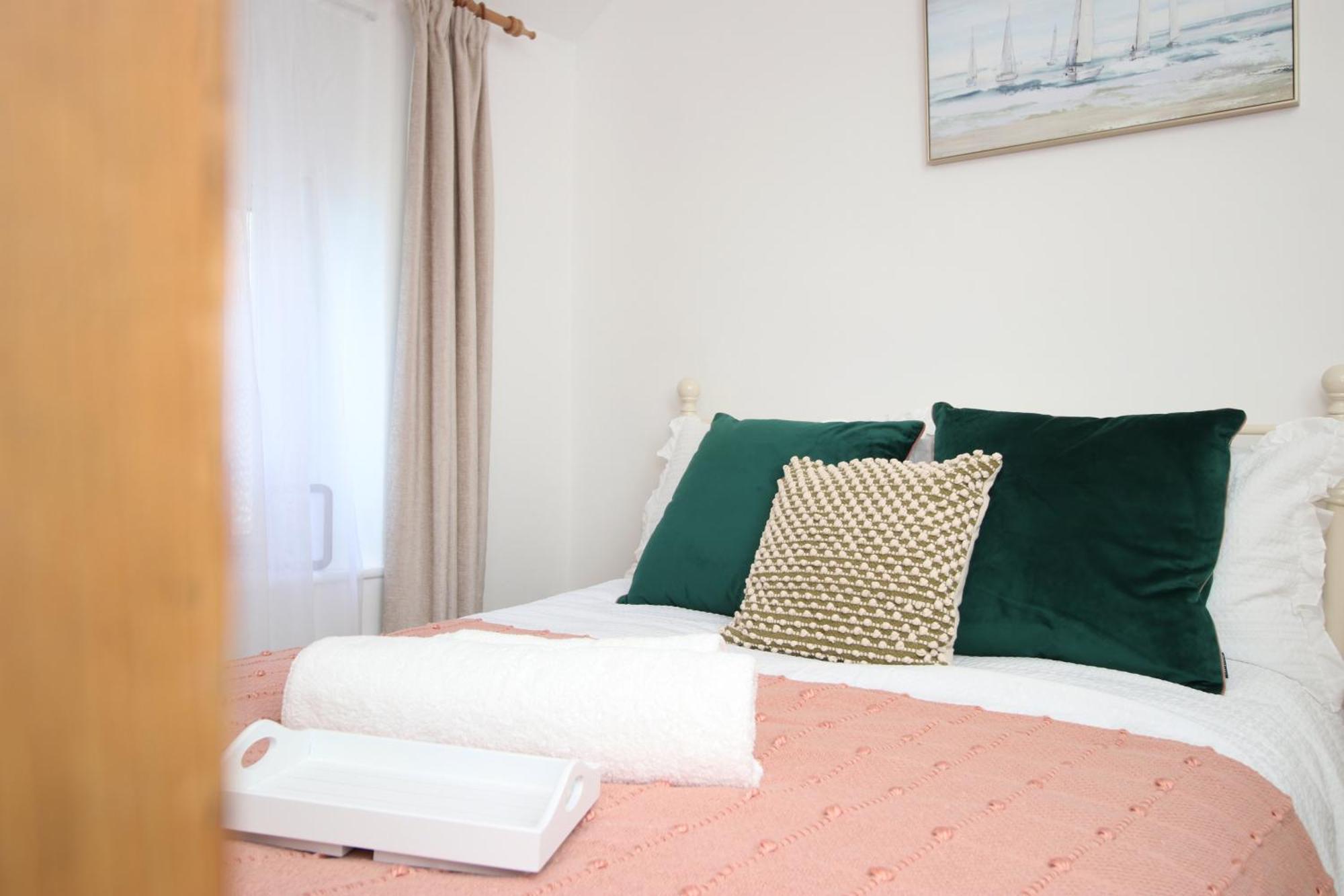 Little Gem In The Mumbles! Fishermans Cottage With Log Burner, Dog Friendly And Welcome Breakfast Hamper! Экстерьер фото