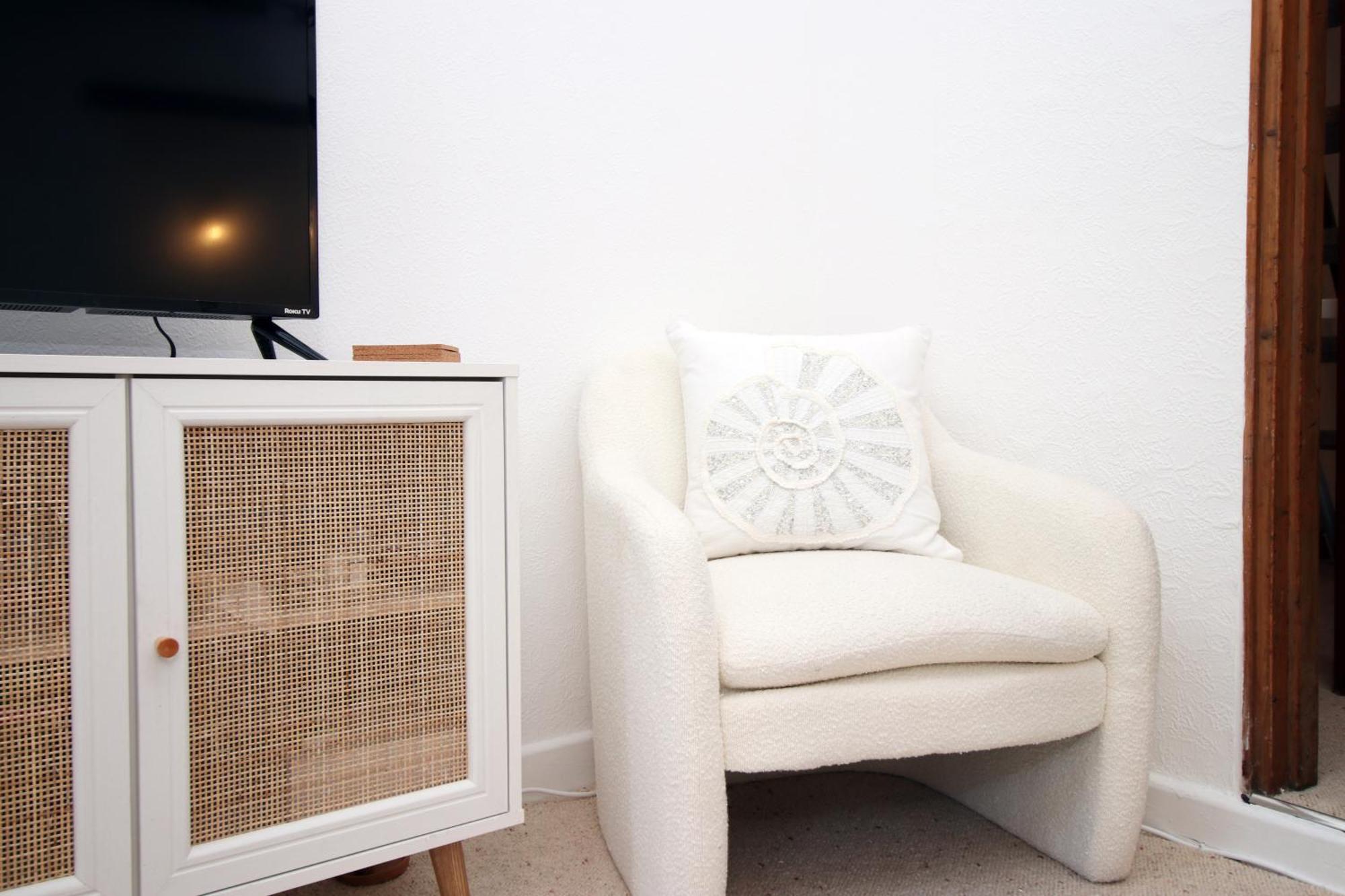 Little Gem In The Mumbles! Fishermans Cottage With Log Burner, Dog Friendly And Welcome Breakfast Hamper! Экстерьер фото